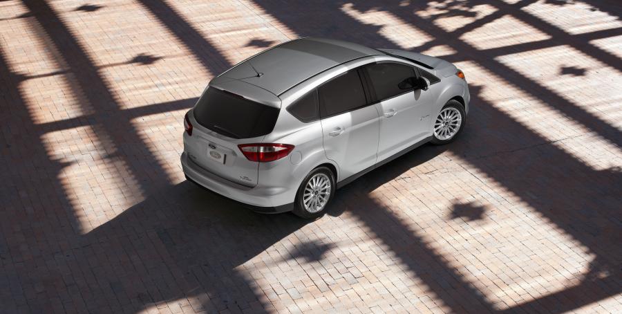  Ford C-Max Hybrid 2010 года  (фото 2 из 10)